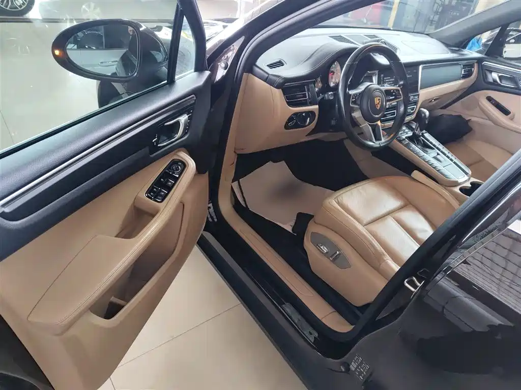 Porsche Macan 2020 — фото 16