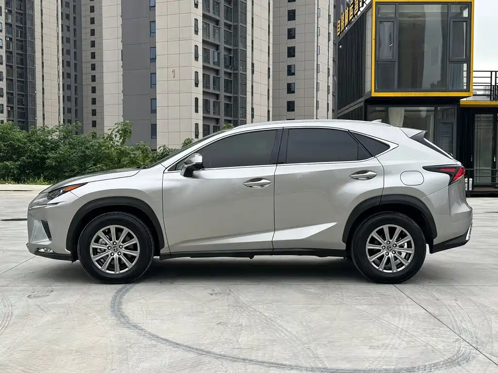 Lexus NX 2021 — фото 7