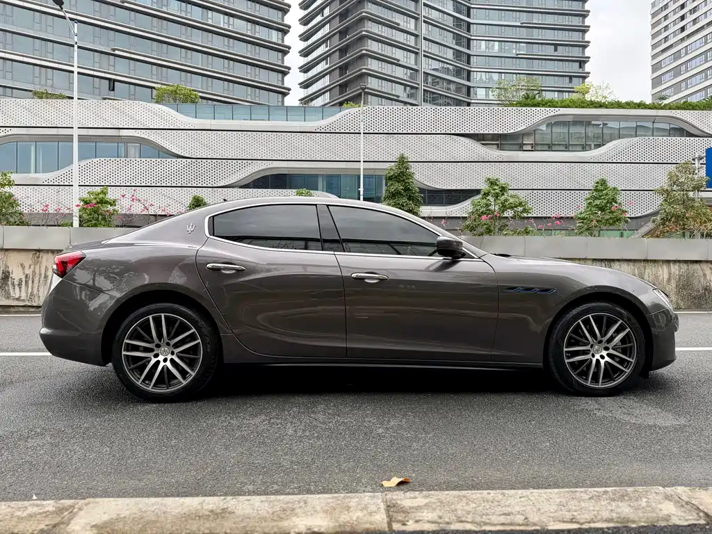 Maserati Ghibli 2021 — фото 7