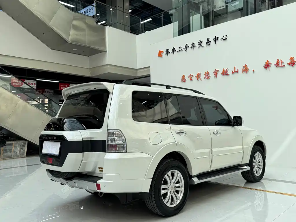 Mitsubishi Pajero 2018 — фото 4