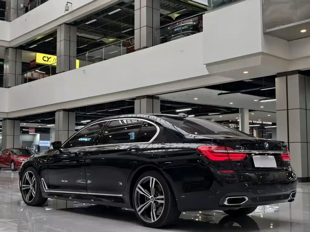 BMW 7 Series 2019 — фото 4