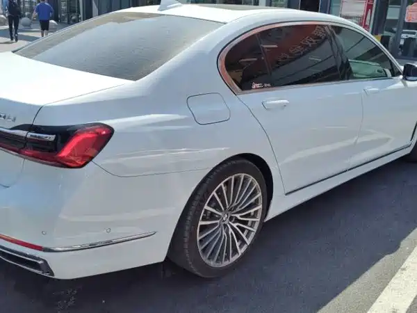 BMW 7 Series 2021