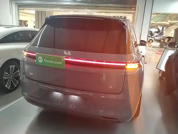Li Auto L8 2025