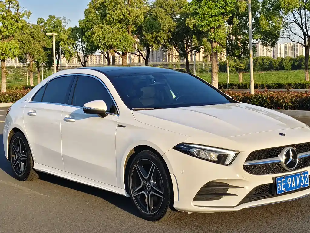 Mercedes-Benz A-Class 2019 — фото 3