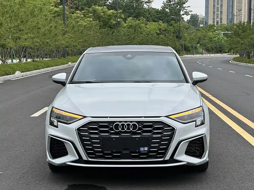 Audi A3 2023 — фото 2