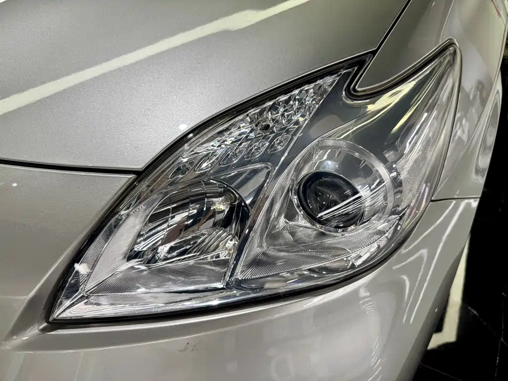 Toyota Prius 2012 — фото 25