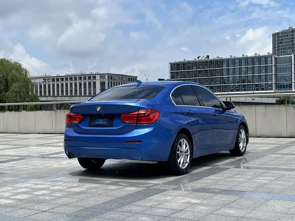 BMW 1 Series 2017 — фото 16