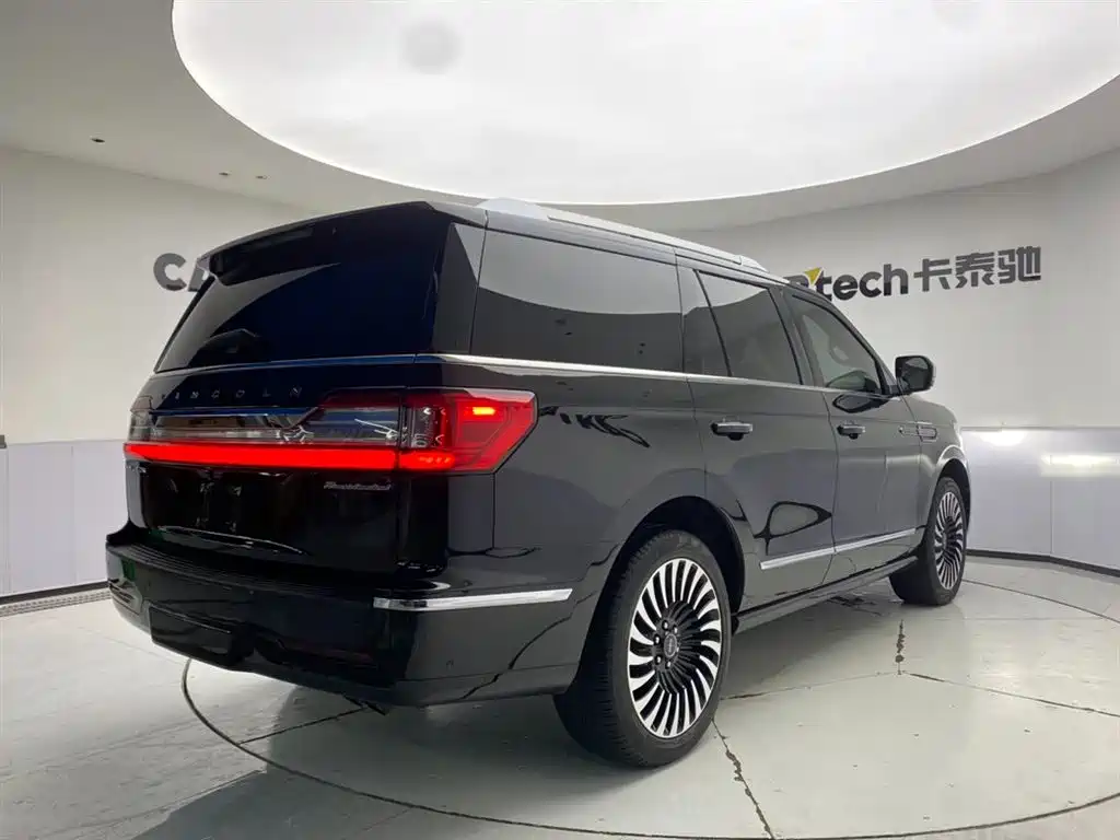 Lincoln Navigator 2020 — фото 5