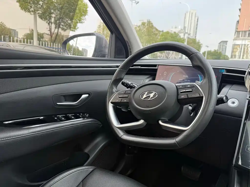 Hyundai Tucson 2022 — фото 11