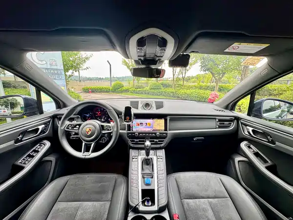 Porsche Macan 2021