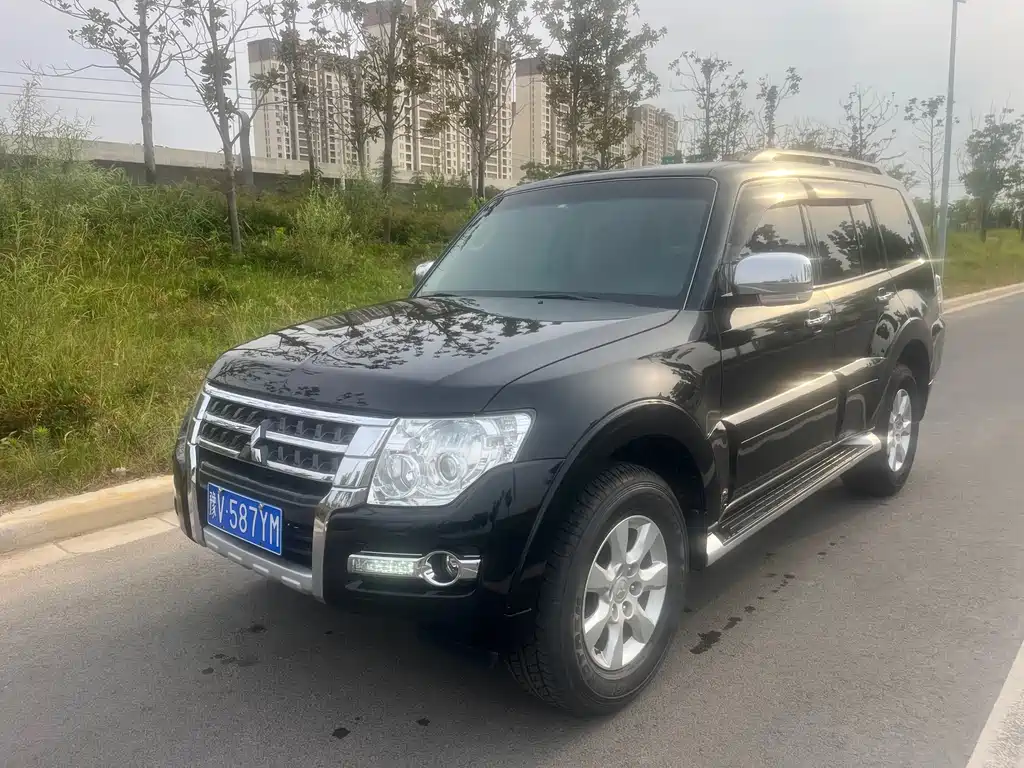 Mitsubishi Pajero 2016 — фото 1