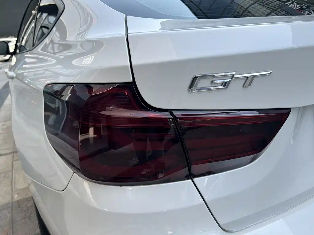 BMW 3 Series GT 2018 — фото 28