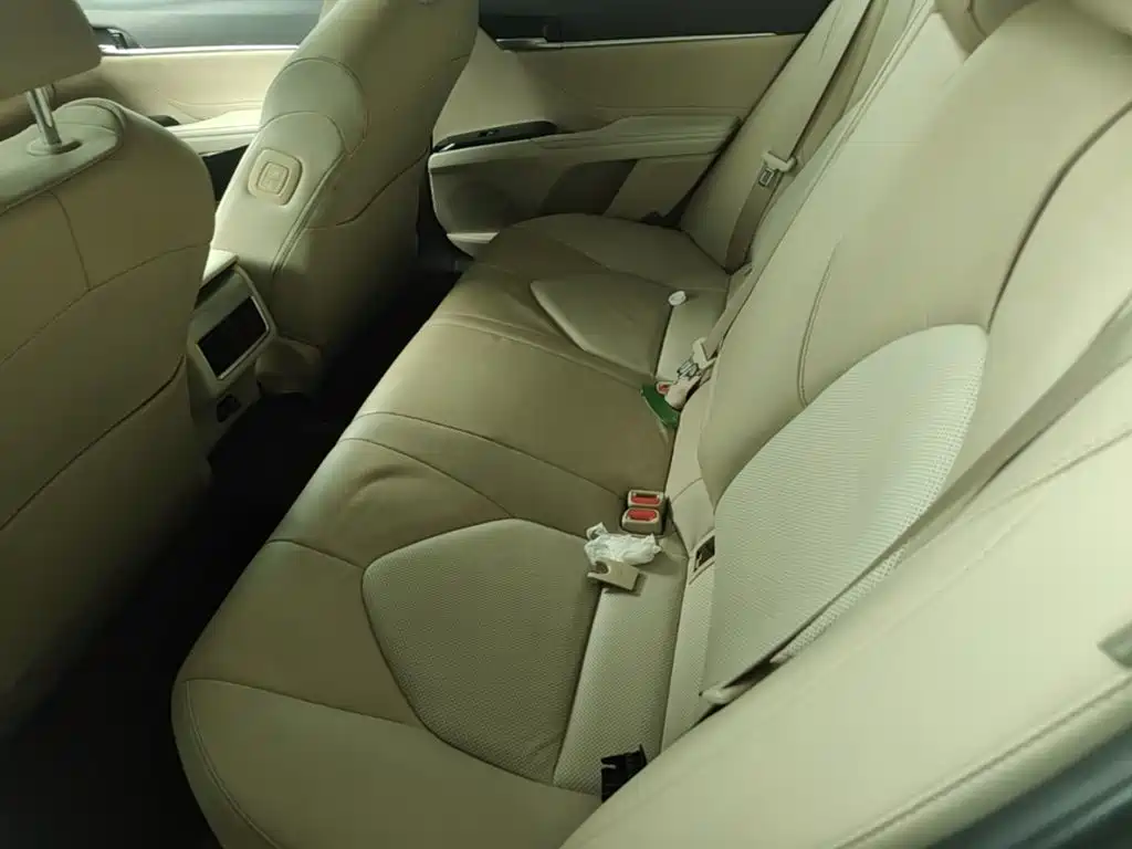 Toyota Camry 2018 — фото 17