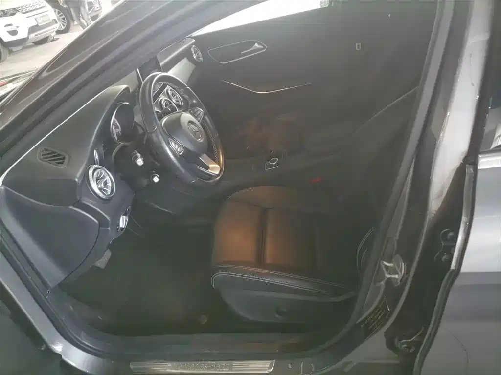 Mercedes-Benz GLA 2017 — фото 15