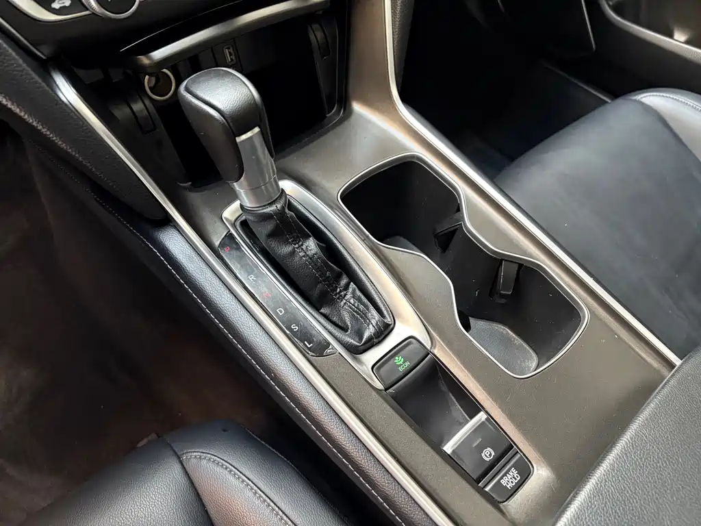 Honda Accord 2020 — фото 9