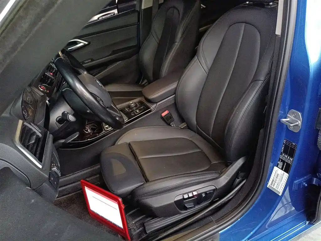 BMW 1 Series 2017 — фото 11