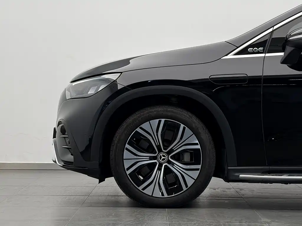 Mercedes-Benz EQE SUV 2025 — фото 17