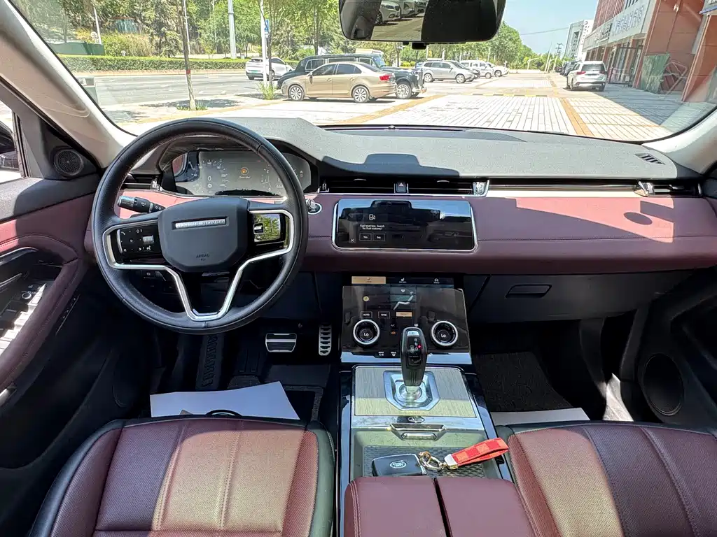 Land Rover Range Rover Evoque 2023 — фото 20