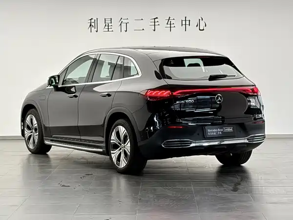 Mercedes-Benz EQE SUV 2025