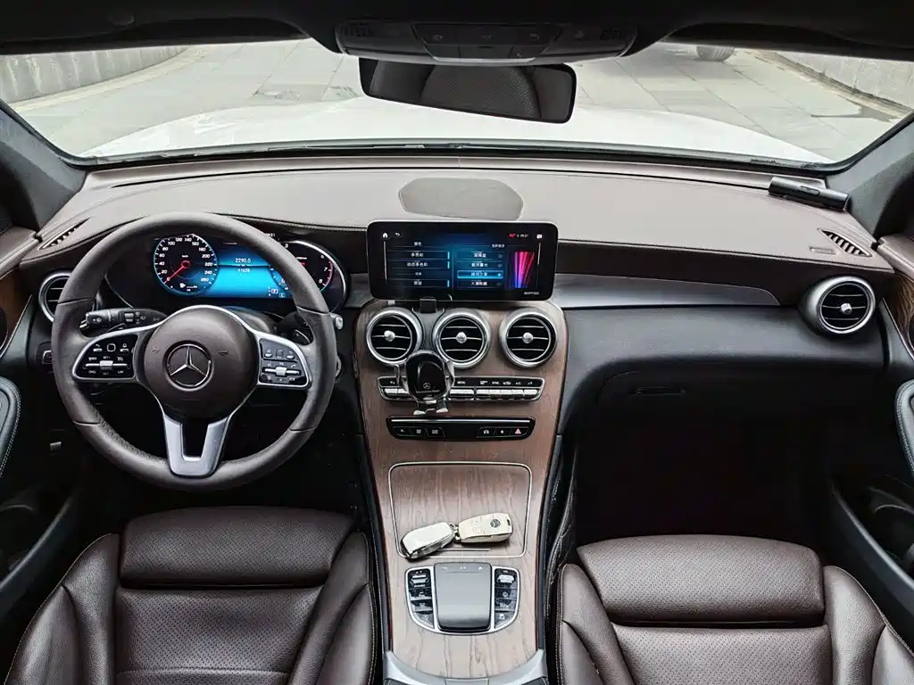 Mercedes-Benz GLC 2020 — фото 17