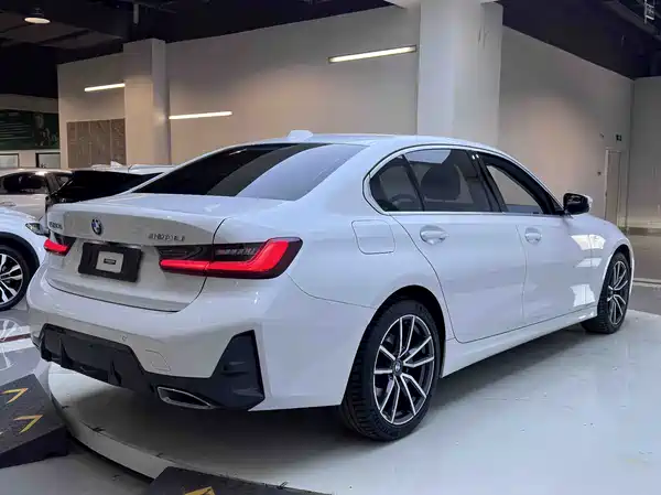 BMW 3 Series 2023