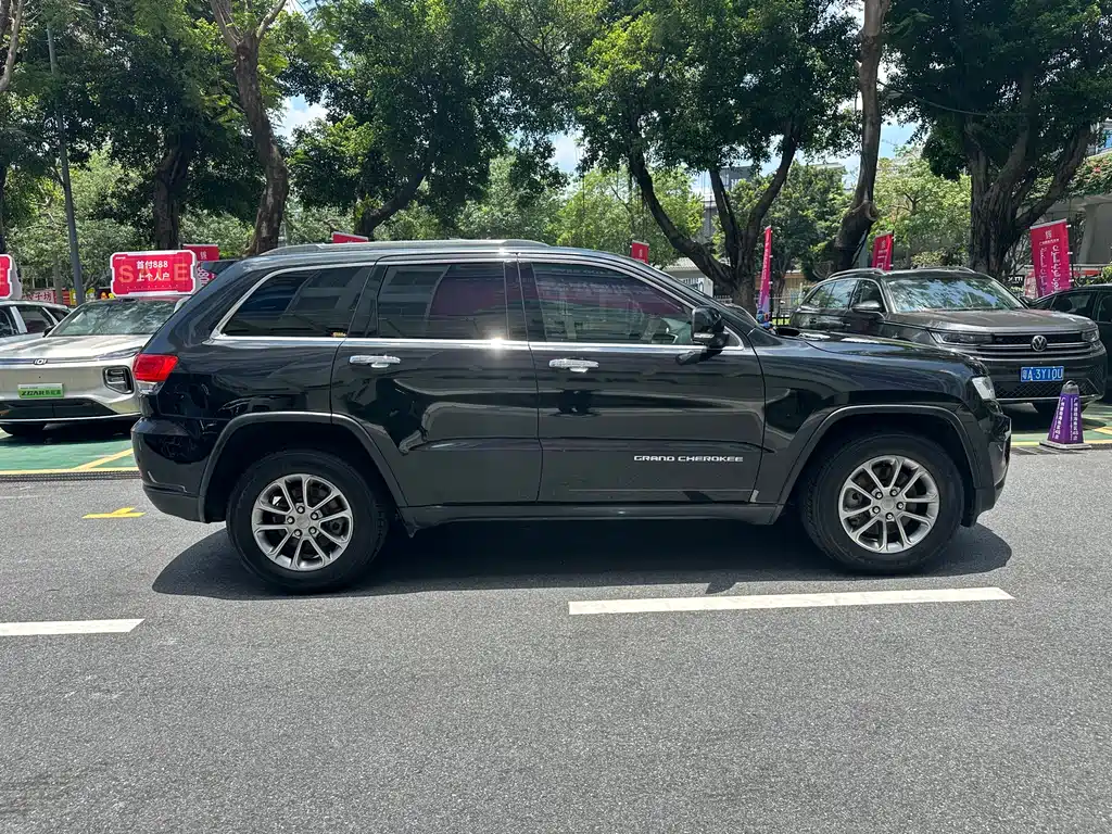 Jeep Grand Cherokee 2015 — фото 4