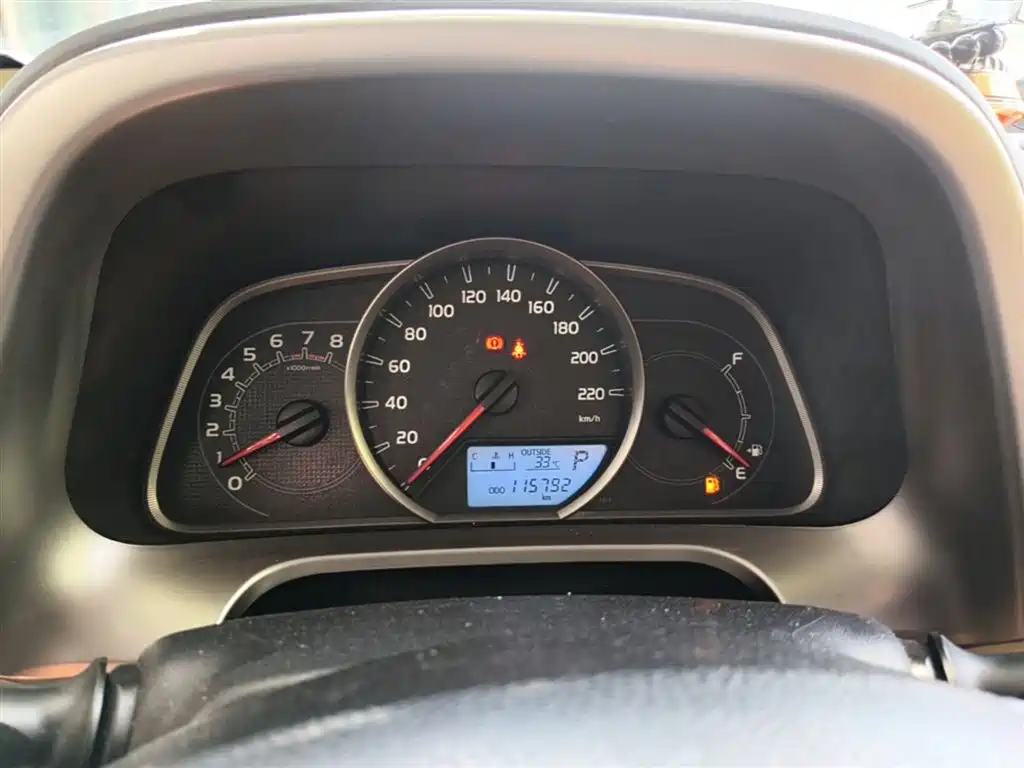 Toyota RAV4 2017 — фото 12