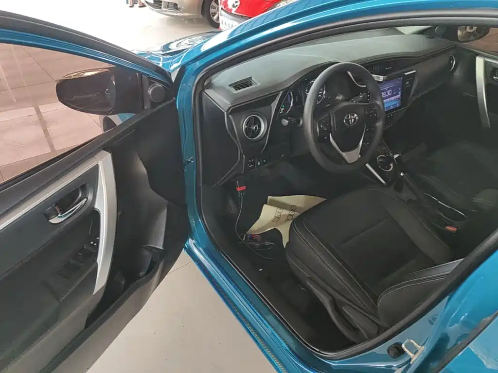 Toyota Corolla Hybrid 2019 — фото 16