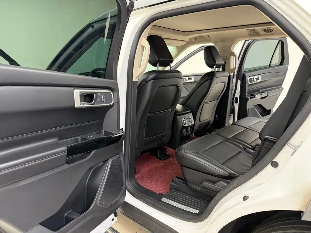 Ford Explorer 2020 — фото 15