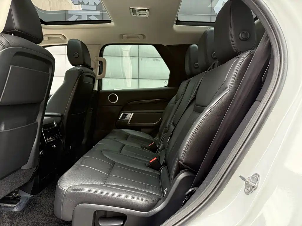 Land Rover Discovery 2019 — фото 11