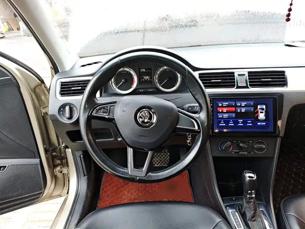 Skoda Rapid 2019 — фото 11