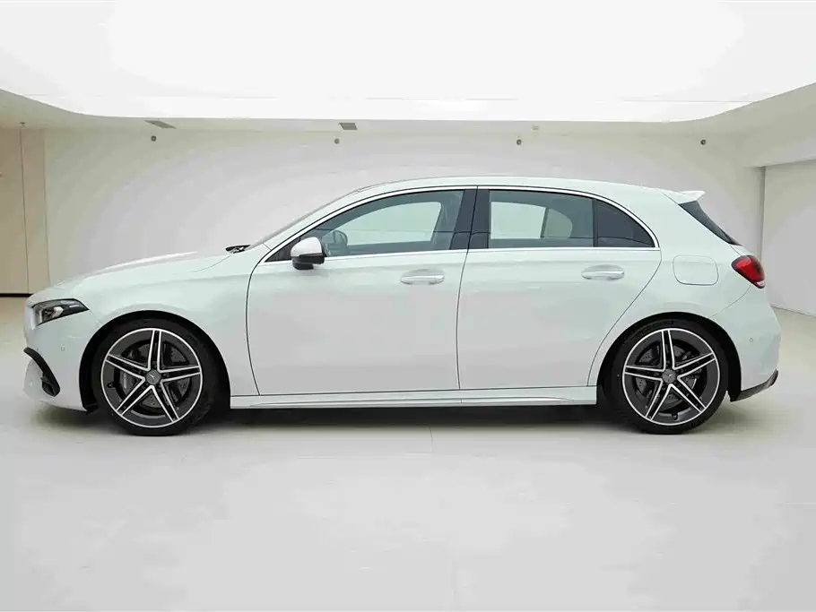 Mercedes-Benz A-Class AMG 2023 — фото 3