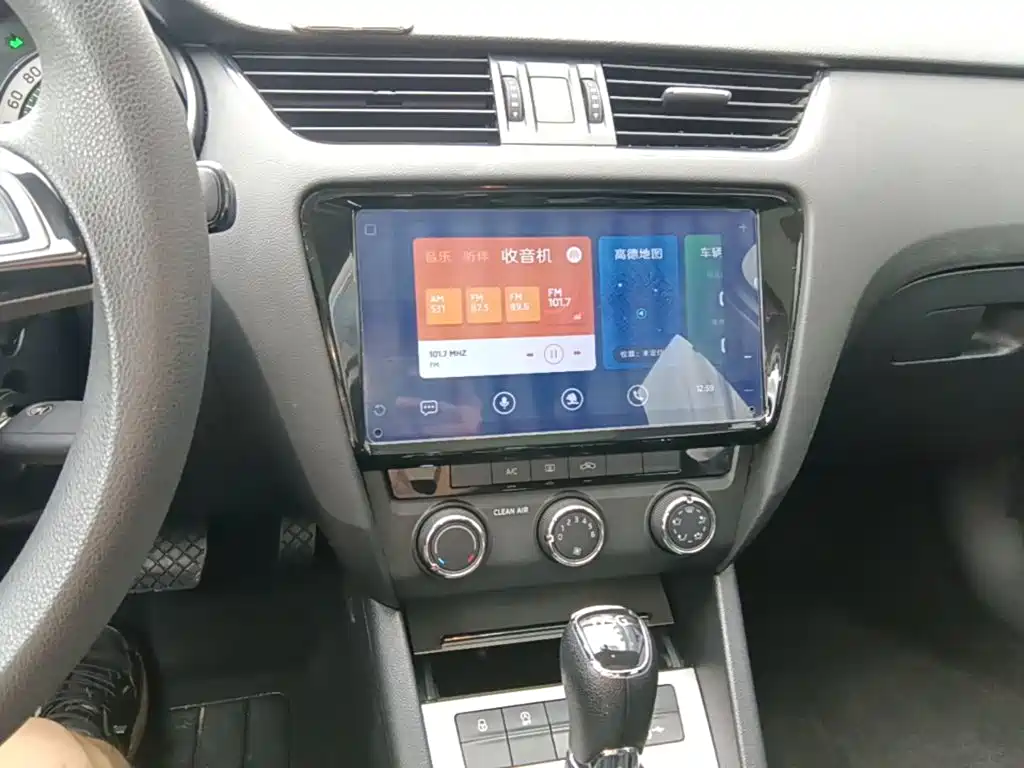 Skoda Octavia 2020 — фото 13