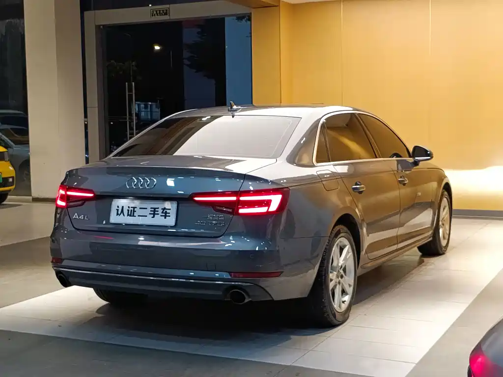 Audi A4L 2018 — фото 29