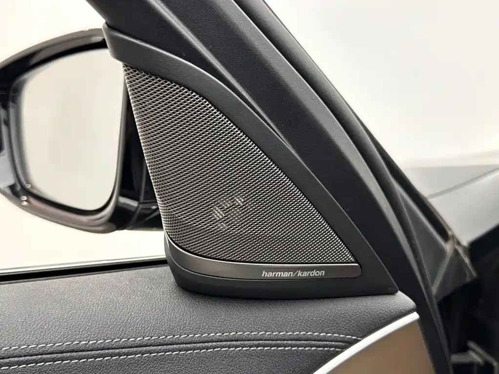 BMW 5 Series 2021 — фото 15