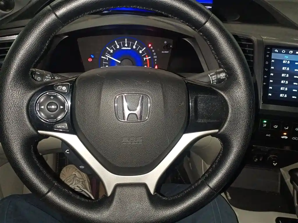 Honda Civic 2015 — фото 4