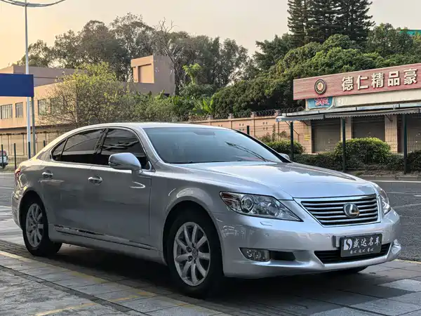 Lexus LS 2010