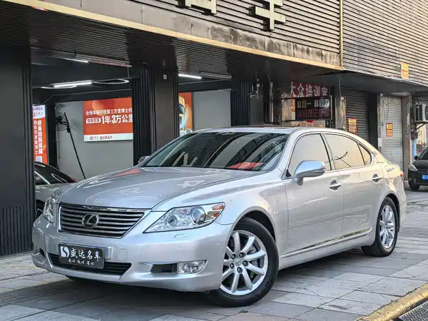 Lexus LS 2010