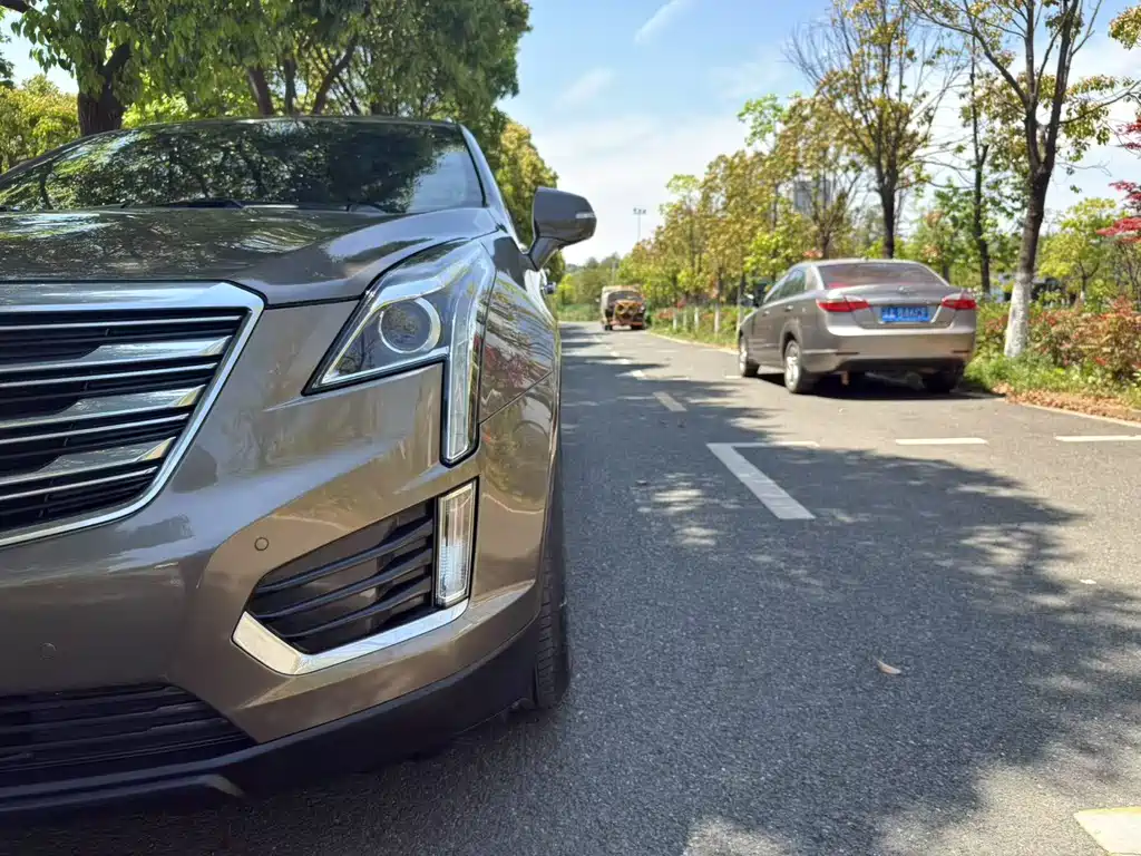 Cadillac XT5 2016 — фото 12
