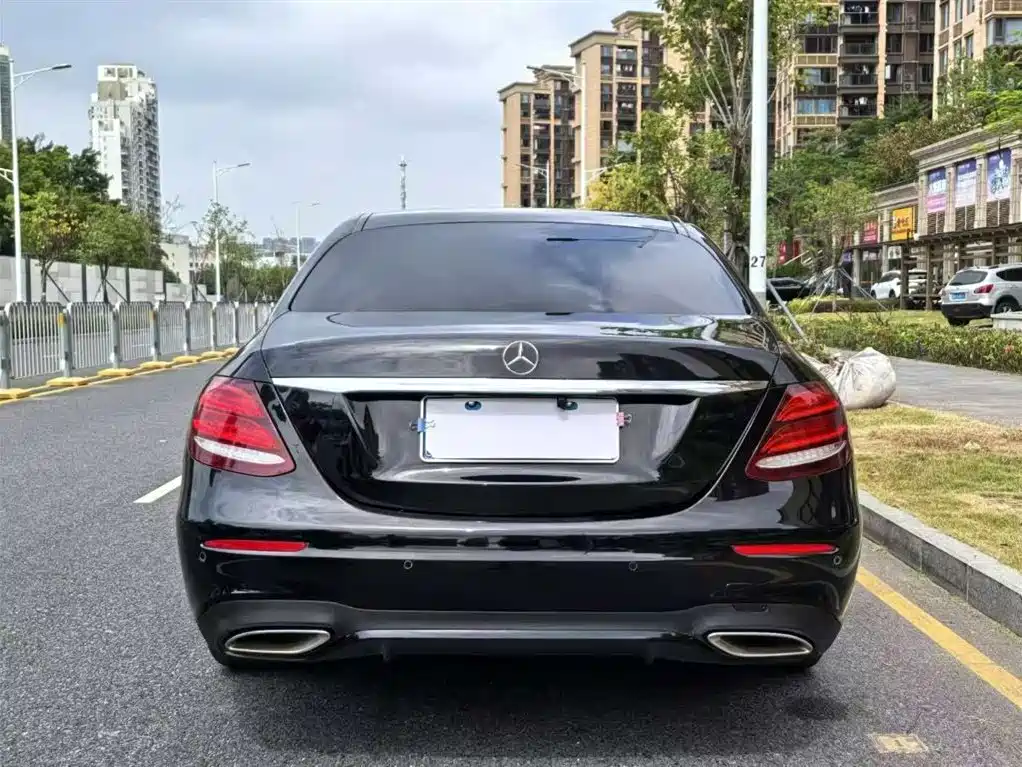 Mercedes-Benz E-Class 2018 — фото 10