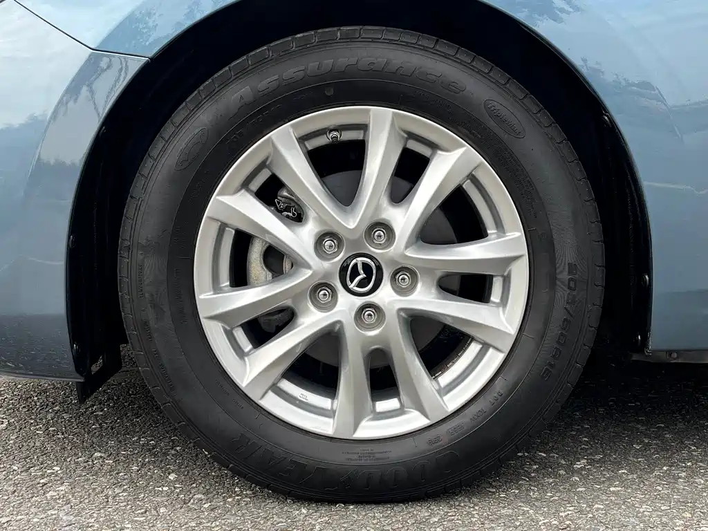 Mazda 3 Axela 2019 — фото 12