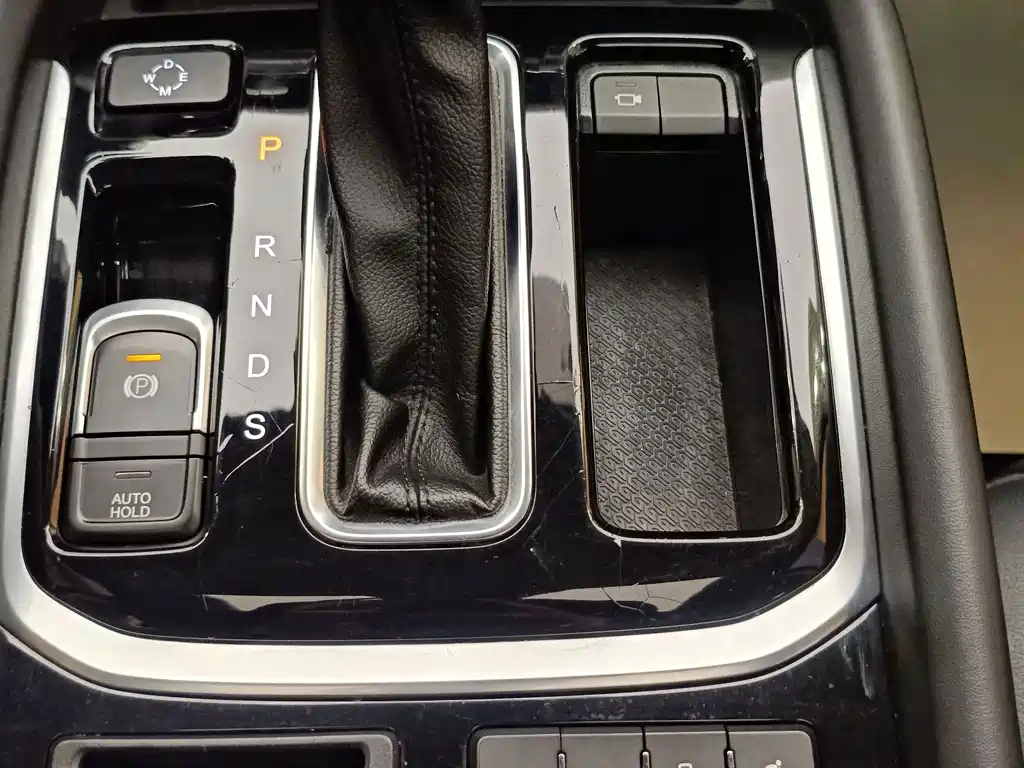 GAC Trumpchi GS8 2017 — фото 17