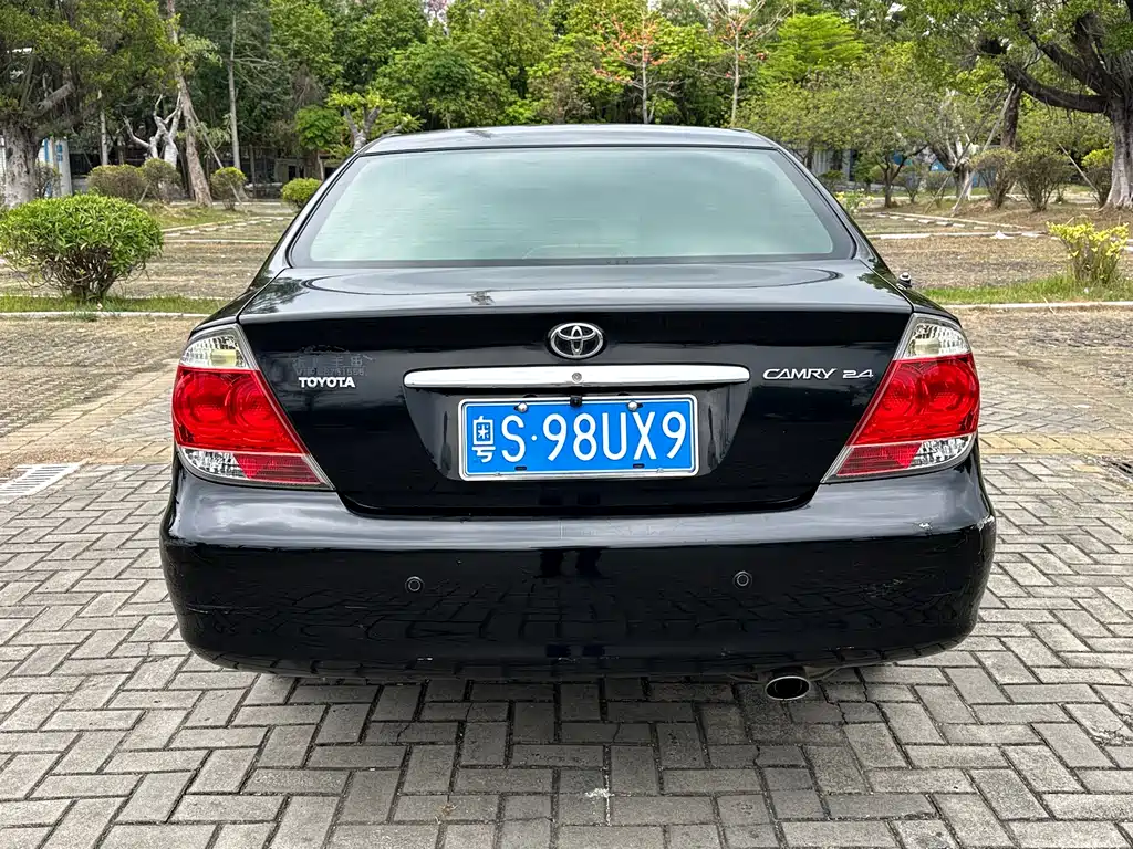 Toyota Camry 2005 — фото 4