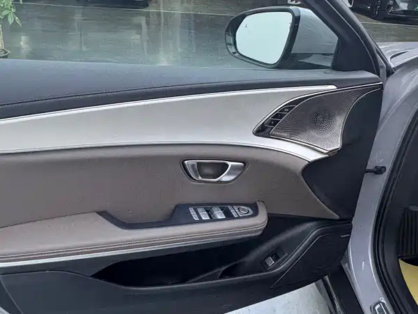 BYD Han 2025