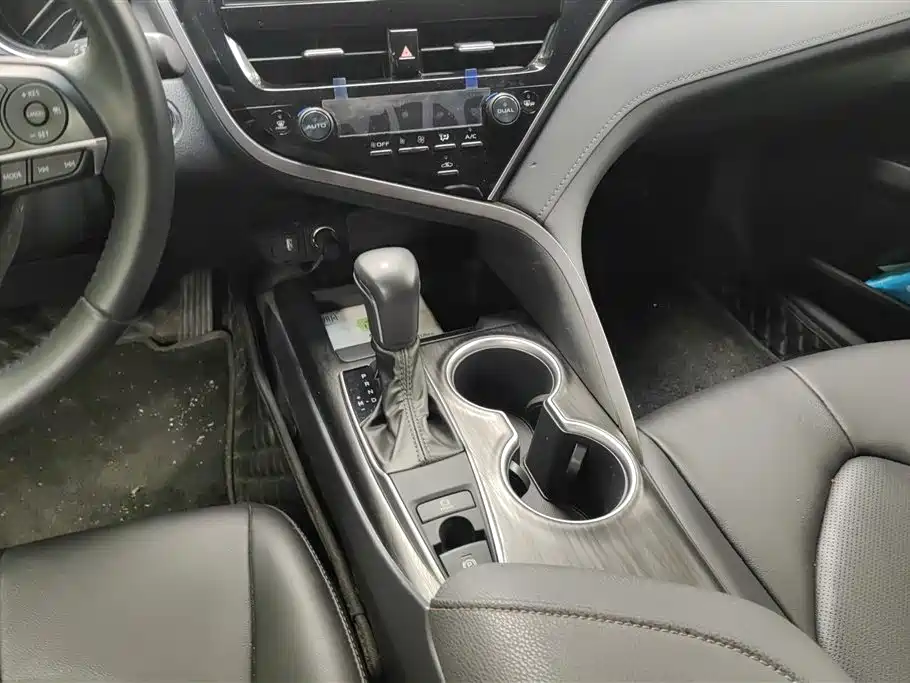 Toyota Camry 2024 — фото 16