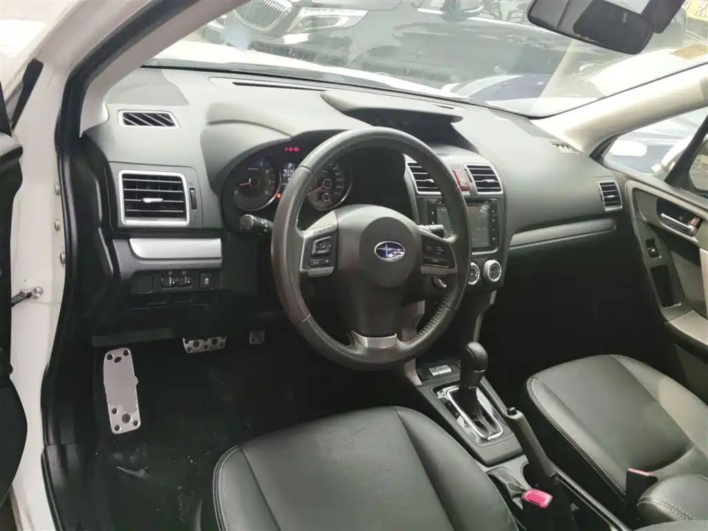 Subaru Forester 2015 — фото 6