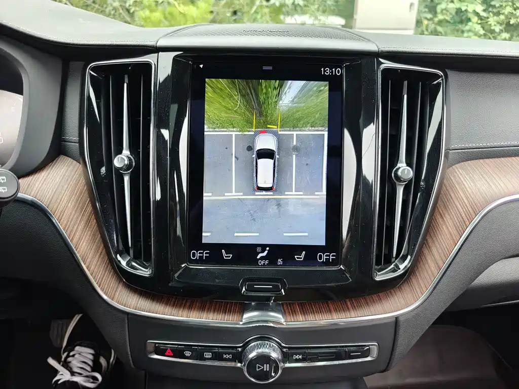 Volvo XC60 2021 — фото 19