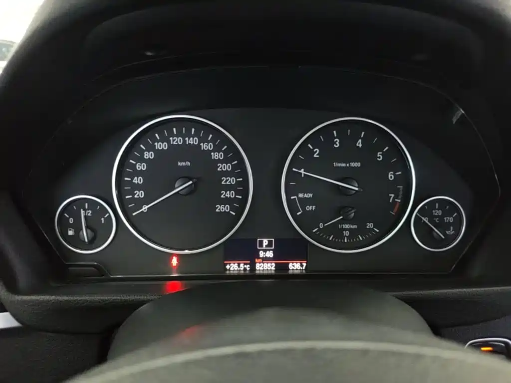 BMW 3 Series 2016 — фото 12