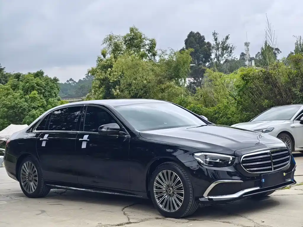 Mercedes-Benz E-Class 2022 — фото 3