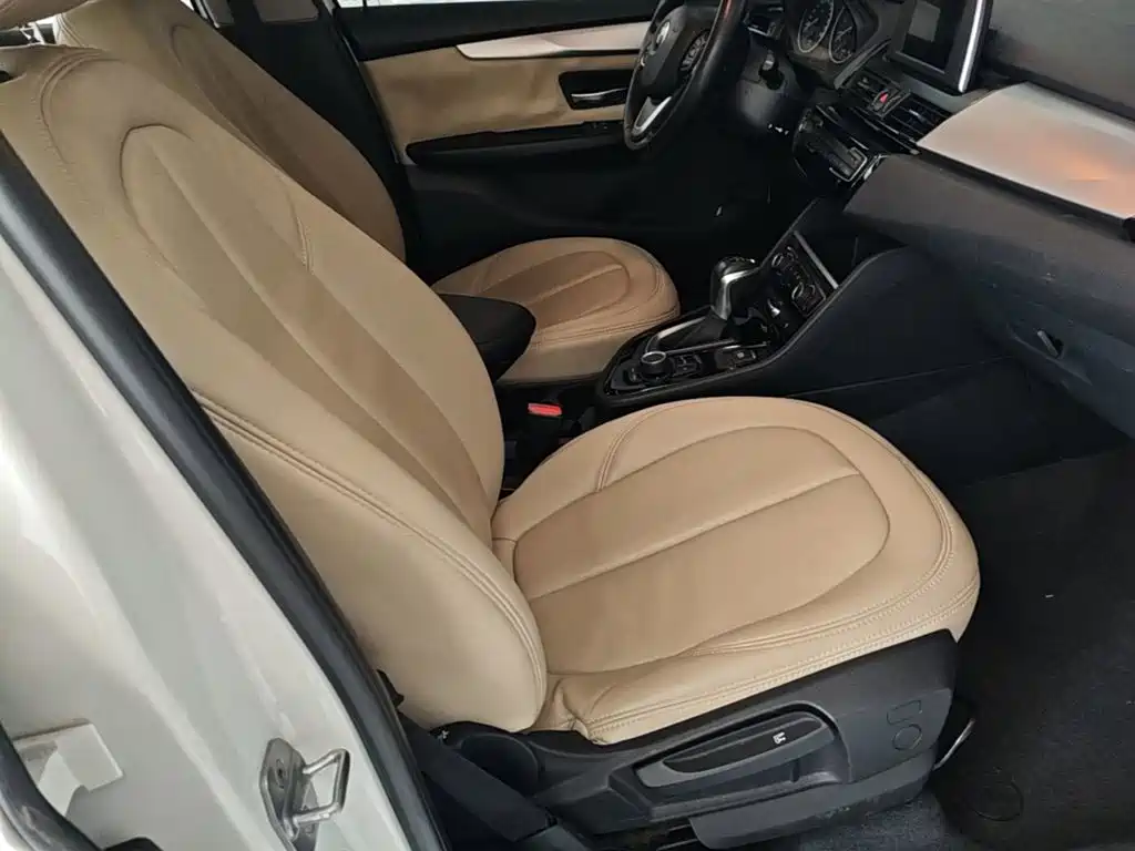 BMW 2 Series Station Wagon 2017 — фото 25